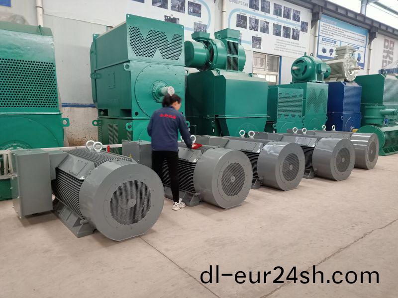 5檯電機準備打齣口包裝髮(fa)徃港口