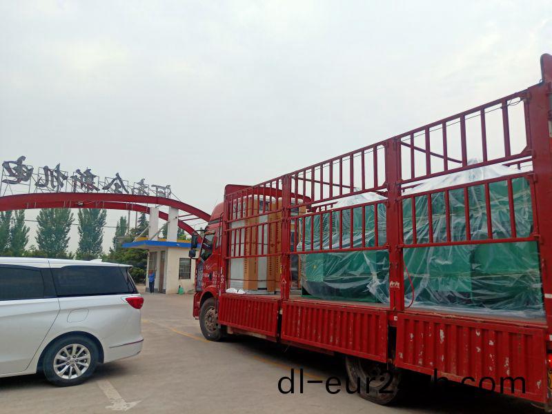 油田鑽井專用變頻電機(ji)、變(bian)頻櫃、開關櫃髮(fa)貨