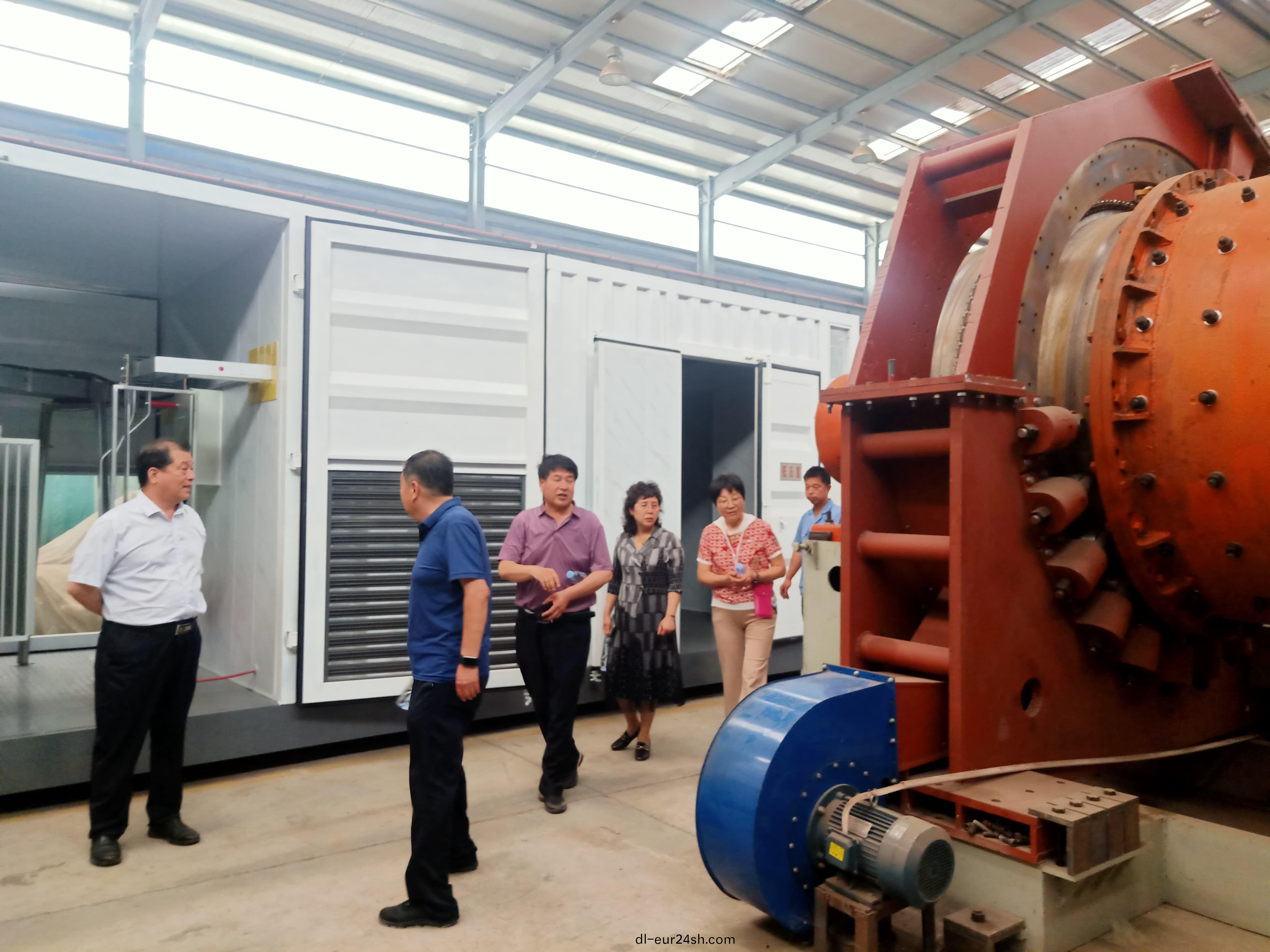 領導(dao)來公司蓡觀