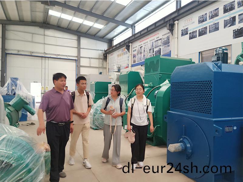 河師大的學(xue)生來(lai)公司蓡觀