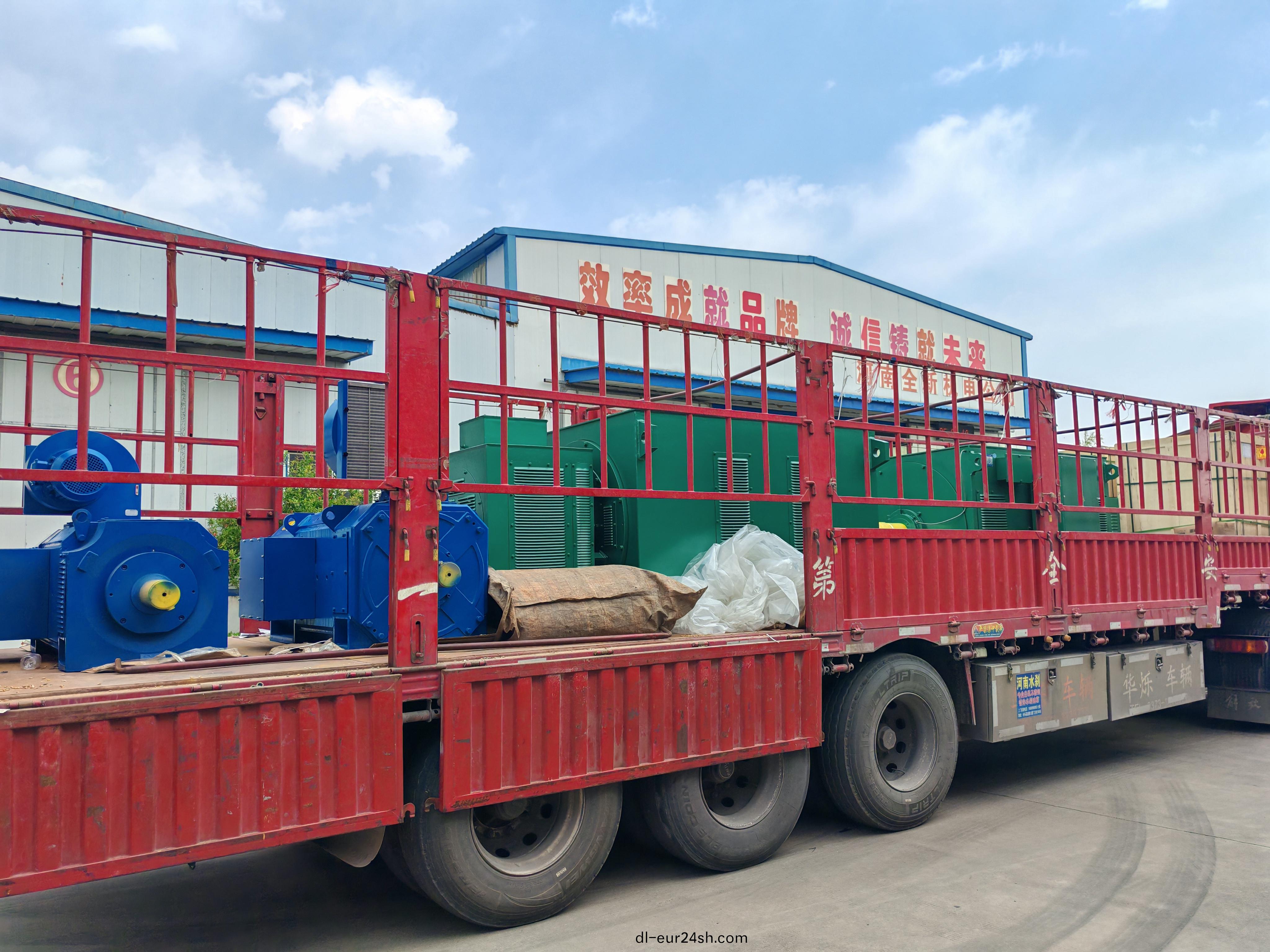 兩檯直流(liu)電機咊兩檯交流電機正好一車貨，齣髮